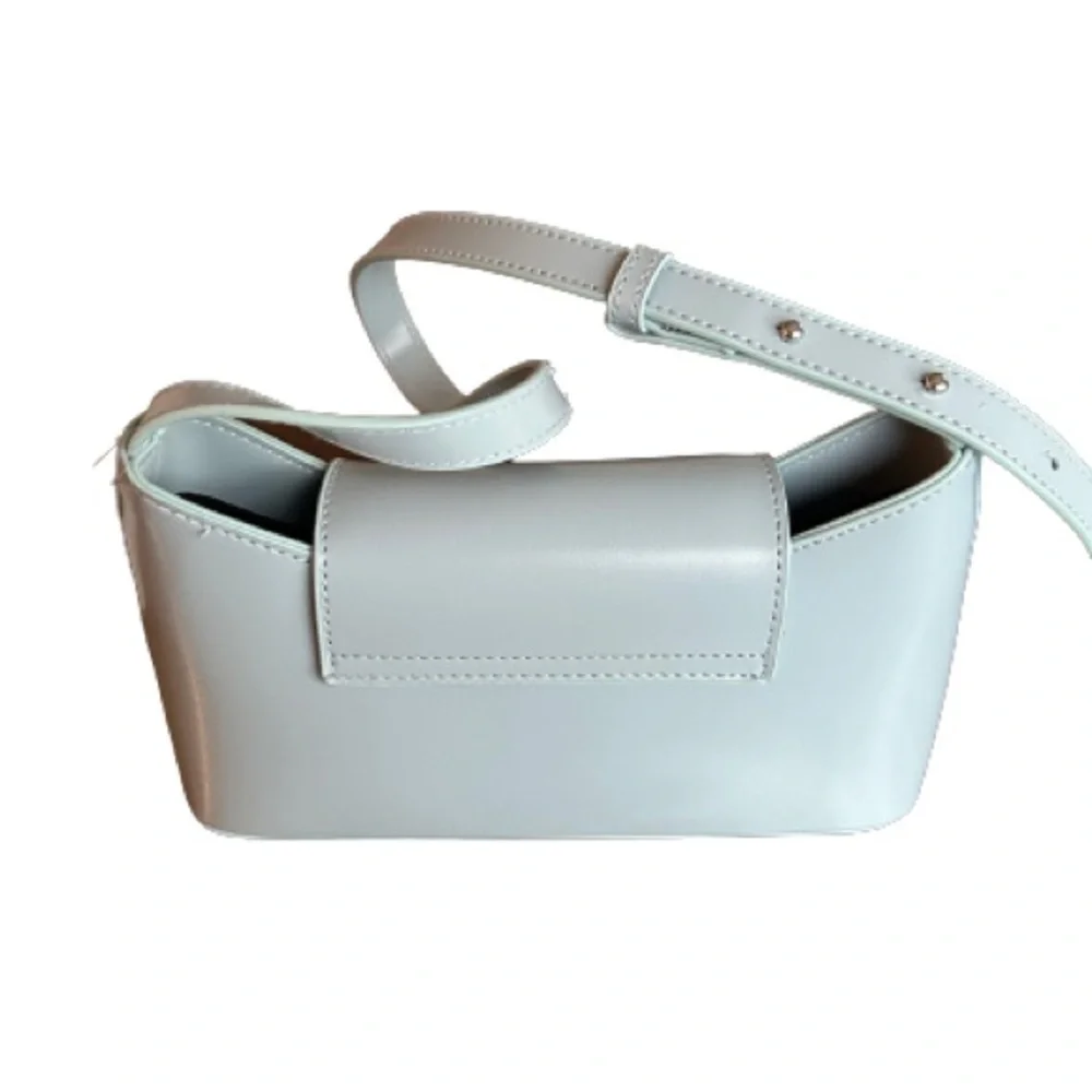 🎊Host Pick🎊 NWT SIMONS Small Women Handbag, Light Blue - Picture 2 of 4